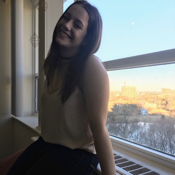 Meet your Posher, Mackenzie - Picture 1 of 1